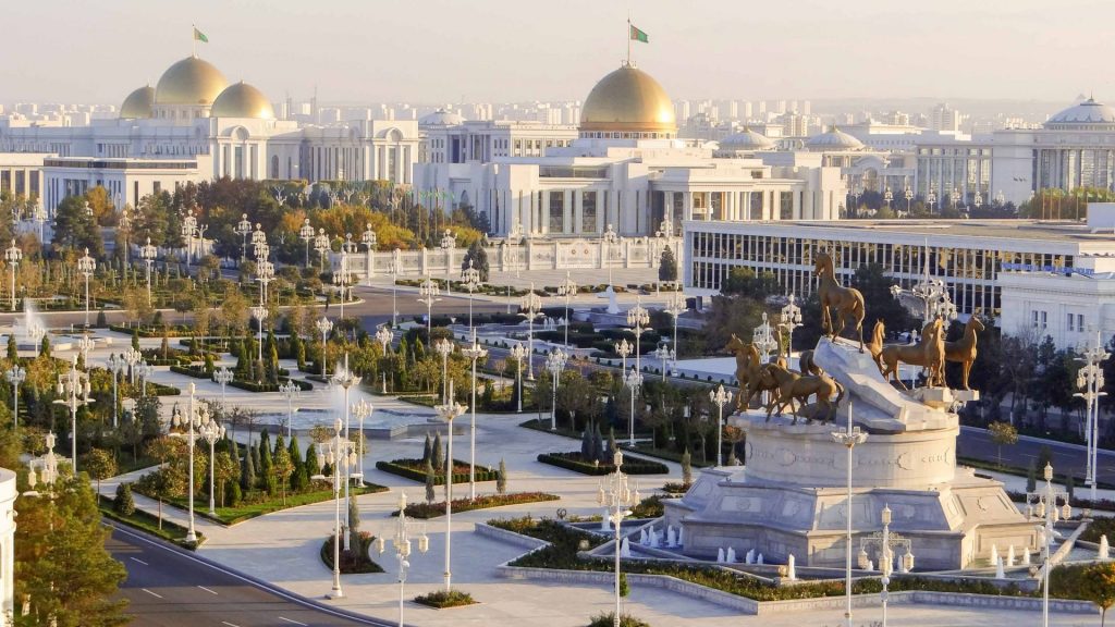 Turkmenistan za 1398 zł w sierpniu!